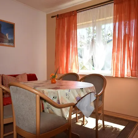 Feriehus Schoenes Im Nationalpark Granitz